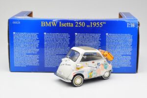BMW Isetta 250 Revell 1:18 8828 Métal — image 8 sur 8
