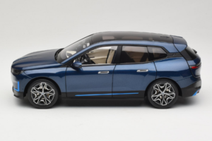BMW iX Blue Metallic Minichamps 1:18 110023100 Métal — image 4 sur 8