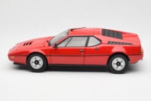 BMW M1 Rouge Norev 1:18 183220 Métal — image 4 sur 8