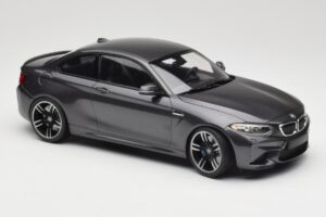 BMW M2 F87 Grey Metallic Minichamps 1:18 155026102 Métal — image 4 sur 6
