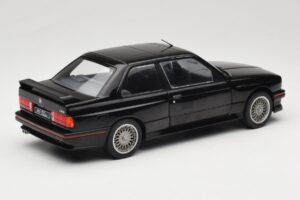 BMW M3 E30 Sport Evo Noir Solido 1:18 S1801501 Métal — image 3 sur 8