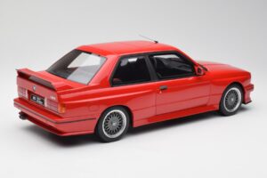 BMW M3 E30 Sport Evolution Rouge Otto 1:12 G033 Résine — image 2 sur 6
