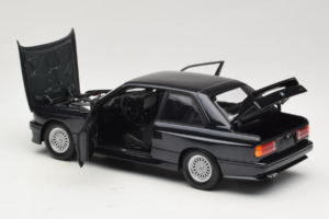 BMW M3 E30 Sport Evolution Blue Metallic Minichamps 1:18 180020308 Métal — image 5 sur 8