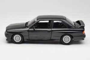 BMW M3 E30 Black Metallic Minichamps 1:18 180020306 Métal — image 4 sur 8