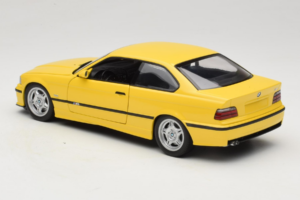 BMW M3 E36 Dakar Yellow UT Models 1:18 180022300 Métal — image 7 sur 8