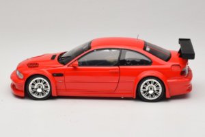 BMW M3 E46 GTR Street Rouge Minichamps 1:18 100012101 Métal — image 4 sur 8