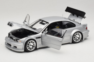 BMW M3 E46 GTR Street Argent Minichamps 1:18 100012100 Métal — image 2 sur 8
