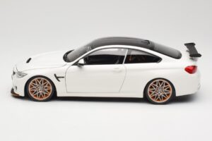 BMW M4 F82 GTS Alpine White Minichamps 1:18 110025221 Métal — image 4 sur 8