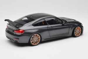 BMW M4 F82 GTS Mineral Grey Metallic Minichamps 1:18 110025222 Métal — image 3 sur 8
