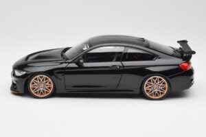 BMW M4 F82 GTS Sapphire Black Metallic Minichamps 1:18 110025220 Métal — image 4 sur 8