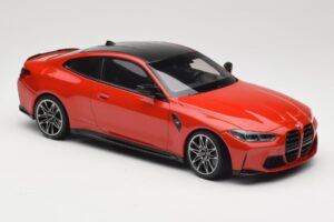 BMW M4 F82 Imola Red Metallic Minichamps 1:18 155020121 Métal — image 4 sur 6