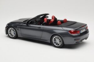 BMW M4 F83 Cabriolet Mineral Grey Paragon 1:18 80432339610 Métal — image 7 sur 8