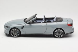 BMW M4 G83 Cabriolet Grey Metallic Minichamps 1:18 110021032 Métal — image 4 sur 8