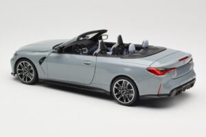 BMW M4 G83 Cabriolet Grey Metallic Minichamps 1:18 110021032 Métal — image 7 sur 8
