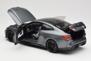 BMW M4 G82 Gris Metallic Minichamps 1:18 113020124 Métal — image 7 sur 8