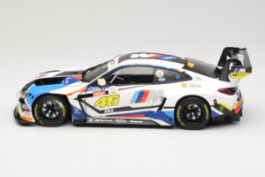 BMW M4 GT3 #46 V. Rossi / A. Farfus / M. Martin Team WRT 12 Hours of Bathurst 2023 Minichamps 1:18 113232146 Métal — image 4 sur 8