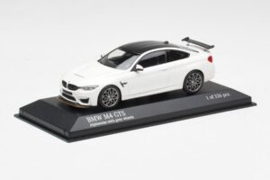 BMW M4 GTS F82 Blanc Avec Jantes Grises Minichamps 1:43 410025221 Métal — image 2 sur 4
