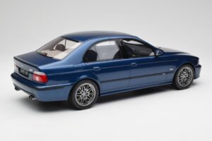 BMW M5 E39 Avus Bleu Otto 1:12 G073 Résine — image 2 sur 6