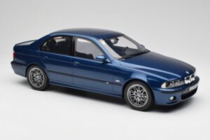 BMW M5 E39 Avus Bleu Otto 1:12 G073 Résine — image 4 sur 6