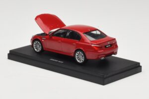 BMW M5 E60 Rouge Kyosho 1:43 03503R Métal — image 2 sur 4