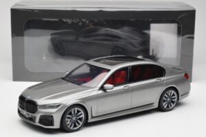 BMW M760i G12 V12 Final Edition Gris GT Spirit 1:18 GT478 Résine — image 6 sur 6