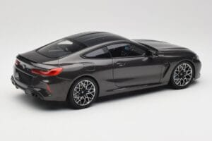 BMW M8 F92 Grey Metallic Minichamps 1:18 110029022 Métal — image 3 sur 8