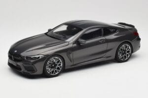 BMW M8 F92 Grey Metallic Minichamps 1:18 110029022 Métal
