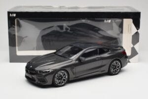 BMW M8 F92 Grey Metallic Minichamps 1:18 110029022 Métal — image 8 sur 8