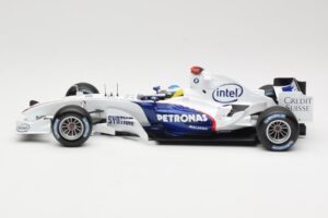 BMW Sauber F1.06 #16 N. Heidfeld Launch Version 2006 Minichamps 1:18 80430413183 Métal — image 3 sur 6