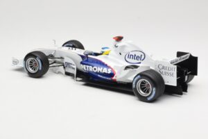 BMW Sauber F1.06 #16 N. Heidfeld Launch Version 2006 Minichamps 1:18 80430413183 Métal — image 5 sur 6
