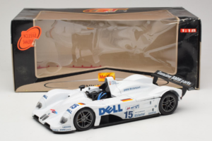 BMW V12 LMR #15 Y. Dalmas / J. Winkelhock / P. Martini 24 Hours of Le Mans Winner 1999 Maisto 1:18 56062 Métal — image 8 sur 8