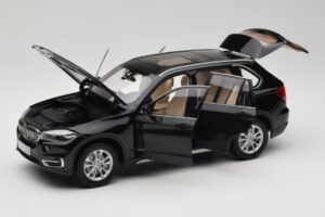 BMW X5 E70 Sapphire Black Paragon 1:18 PA-97071 Métal — image 2 sur 8