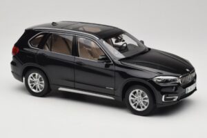 BMW X5 E70 Sapphire Black Paragon 1:18 PA-97071 Métal — image 6 sur 8