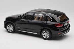 BMW X5 E70 Sapphire Black Paragon 1:18 PA-97071 Métal — image 7 sur 8