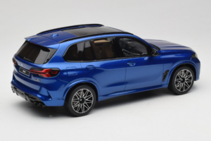 BMW X5 M F95 Competition Marina Bay Blue Metallic GT Spirit 1:18 GT967 Résine — image 2 sur 6
