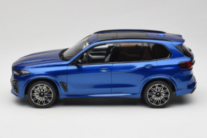BMW X5 M F95 Competition Marina Bay Blue Metallic GT Spirit 1:18 GT967 Résine — image 3 sur 6