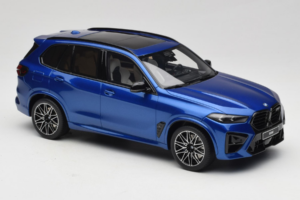 BMW X5 M F95 Competition Marina Bay Blue Metallic GT Spirit 1:18 GT967 Résine — image 4 sur 6