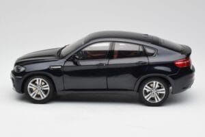 BMW X6 M F86 Noir Kyosho 1:18 80432157613 Métal — image 4 sur 8