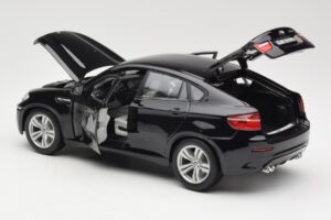 BMW X6 M E71 Noir Bburago 1:18 18-12081 Métal — image 5 sur 8