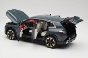 BMW XM G09 Isle of Man Green Minichamps 1:18 110023300 Métal — image 5 sur 8