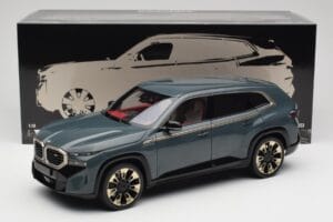 BMW XM G09 Isle of Man Green Minichamps 1:18 110023300 Métal — image 8 sur 8