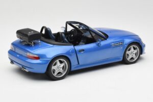 BMW Z3 M Roadster Avec Porte-Bagages Bleu Métallique UT Models 1:18 20416 Métal — image 3 sur 8