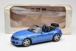BMW Z3 M Roadster Avec Porte-Bagages Bleu Métallique UT Models 1:18 20416 Métal — image 8 sur 8
