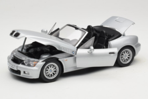 BMW Z3 Roadster 1.8 Argent Édition Concessionnaire UT Models 1:18 80439411712 Métal — image 2 sur 8