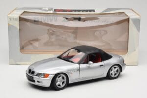 BMW Z3 Roadster 1.8 Argent UT Models 1:18 20404 Métal — image 8 sur 8