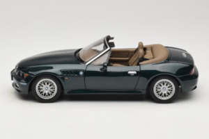 BMW Z3 Roadster 2.8 Vert Foncé Édition Concessionnaire UT Models 1:18 80439411713 Métal — image 4 sur 8