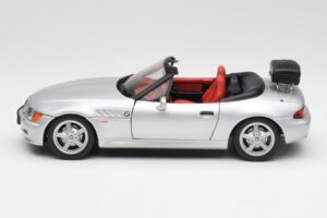 BMW Z3 Roadster Avec Porte-Bagages Argent UT Models 1:18 20407 Métal — image 4 sur 8