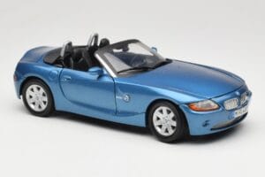 BMW Z4 E85 Bleu Métallique Motormax 1:18 73144 Métal — image 6 sur 8
