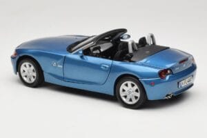 BMW Z4 E85 Bleu Métallique Motormax 1:18 73144 Métal — image 7 sur 8