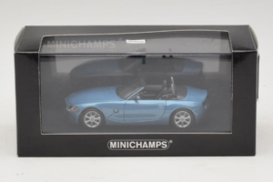 BMW Z4 E85 Cabriolet Light Blue Metallic Minichamps 1:43 BMW016 Métal — image 4 sur 4